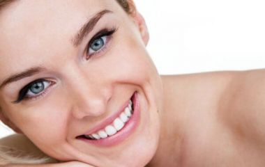 Отбеливание зубов маслом чайного дерева Отбеливание зубов маслом чайного дерева